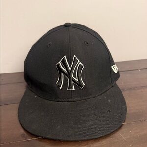 New Era NY Yankees Black Fitted Hat 7 1/4 58cm MLB